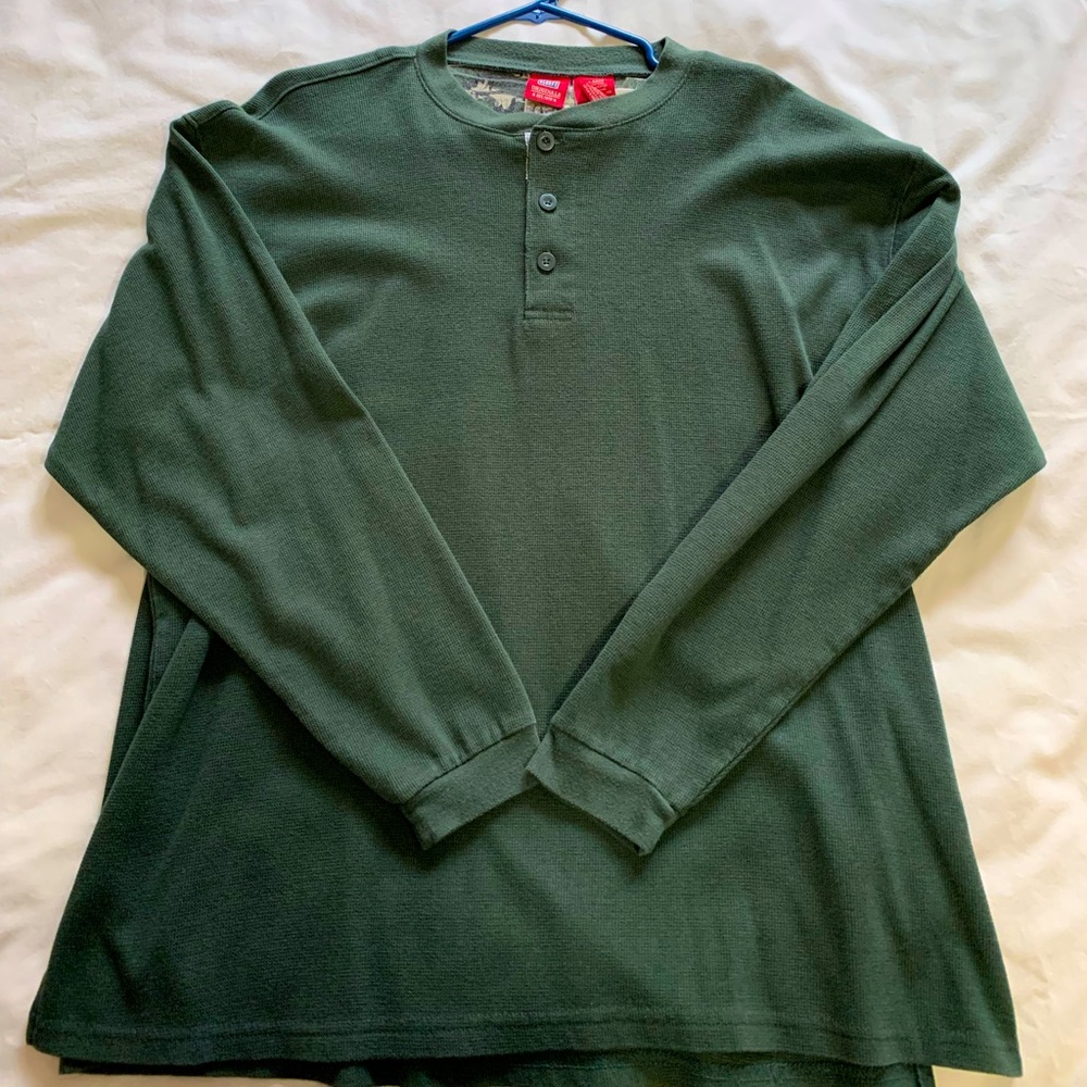 Men’s XL Dark green long sleeve sweater/ Comfortable/ in great condition/ light